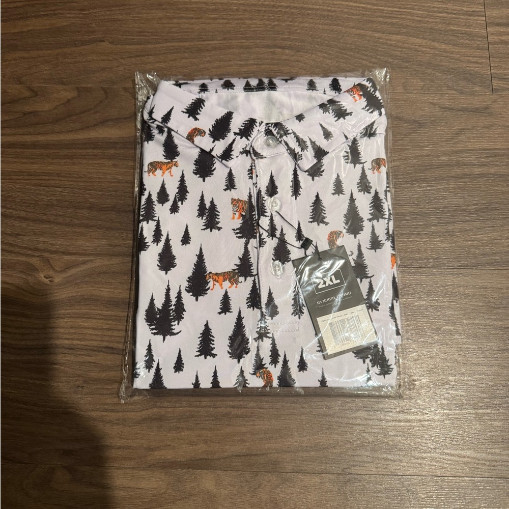 Waggle Golf polo NEW Tiger